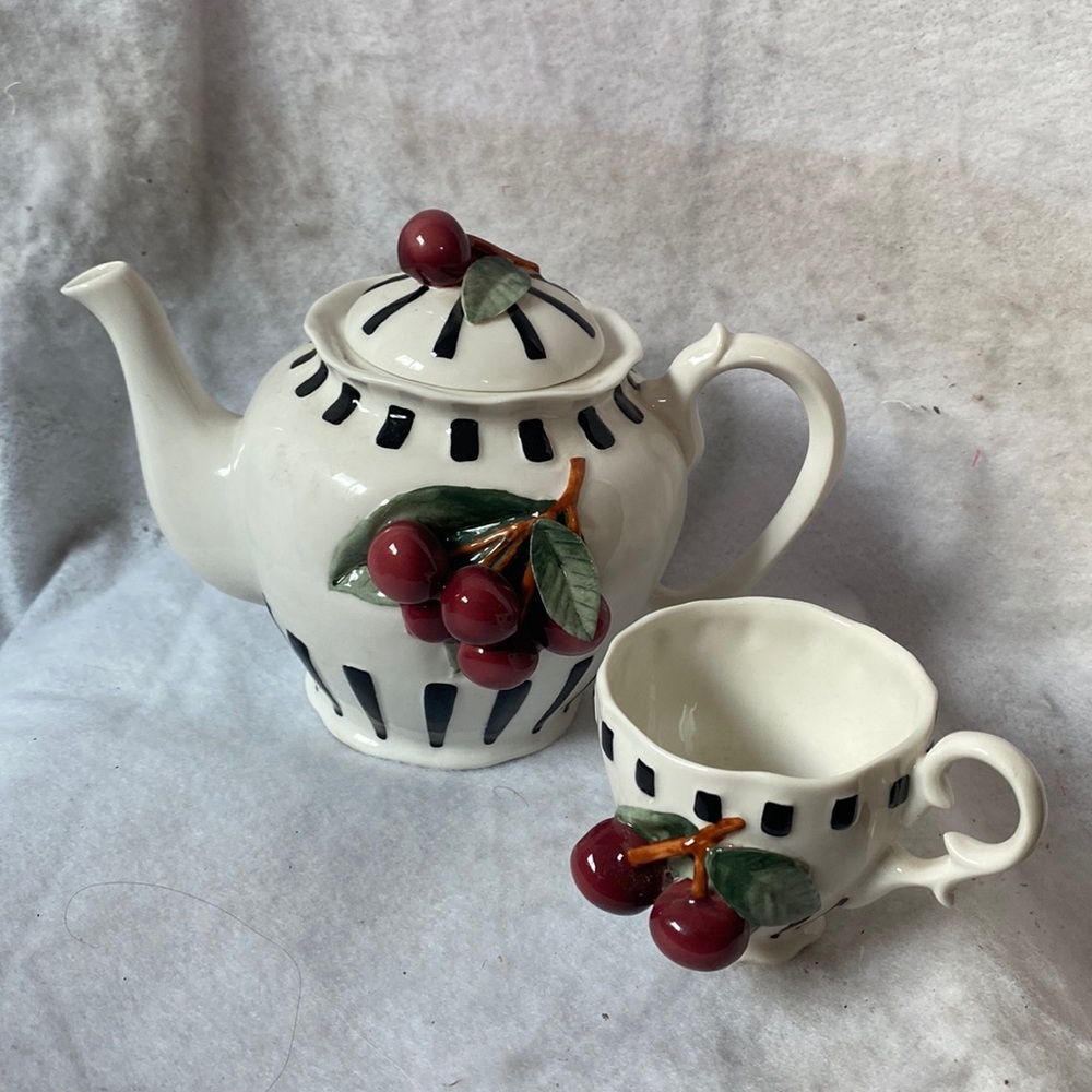 Raised Cherry Motif Teapot And Cup Set